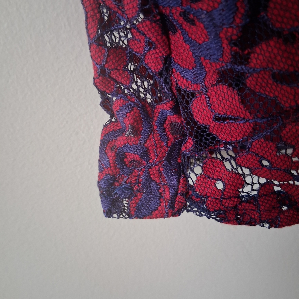 Miusol (medium) Elegant Red and Blue Lace Dress - Picture 4 of 5